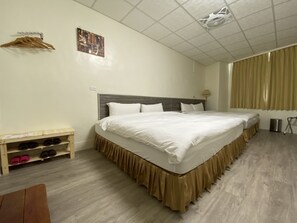 Standard Quadruple Room, 1 Bedroom | Down comforters, free WiFi - Azure seaside house (Dongshi)