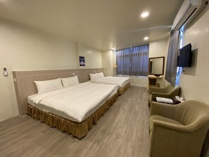 Down duvets, free WiFi - Azure seaside house (Dongshi)