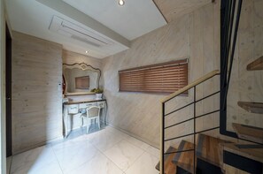 Annex A Building - Loft Suite | Premium bedding, desk, free WiFi, bed sheets