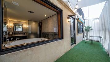 Annex A Building - Balcony Suite | Terras