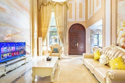 Qingyuan Hengda Yilin Yashe Drifting Holiday Villa