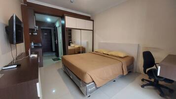 Studio Standard | Bureau, Wi-Fi gratuit, draps fournis