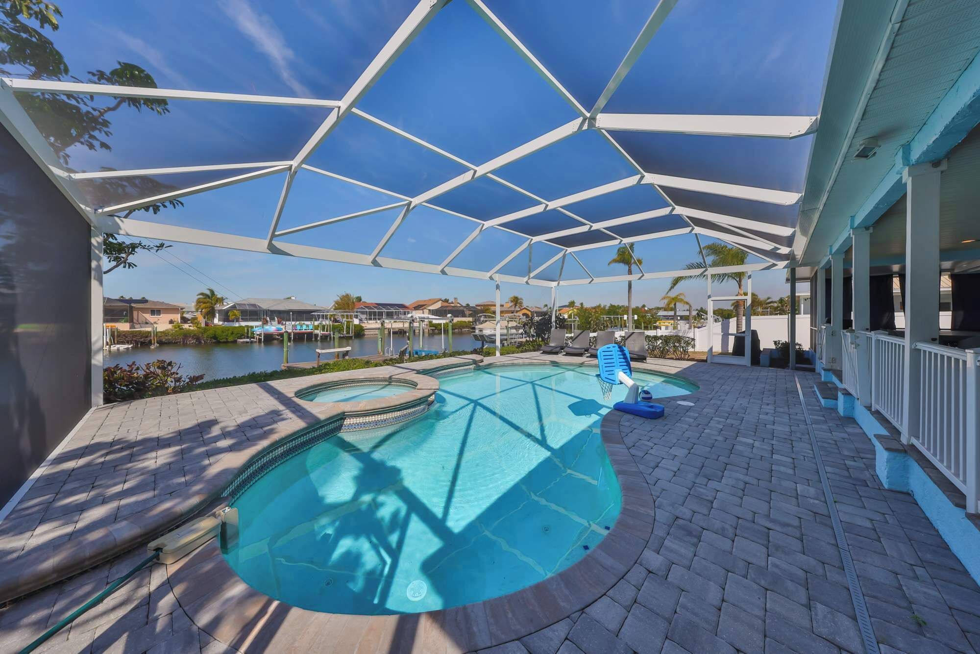 Outdoor pool, pool loungers