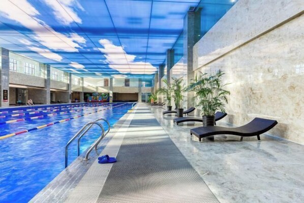 Indoor pool - Lianhuashan International Business Center (Changchun)