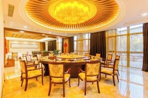 Restaurant - Lianhuashan International Business Center (Changchun)