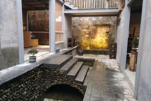 Bishan Zhoujiayuan Farmhouse