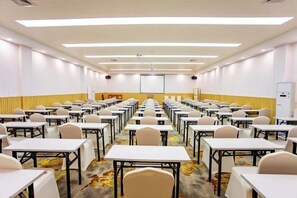 Meeting facility - Yili Hotel (Kaiping)