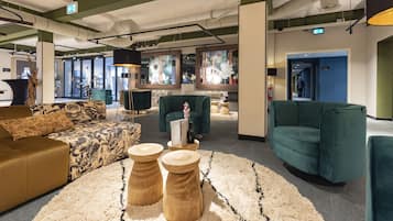 Sala de estar en el lobby
