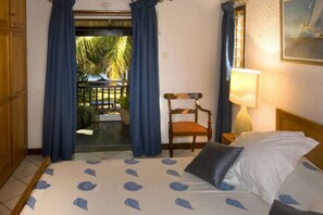 4 bedrooms, in-room safe, iron/ironing board, free WiFi