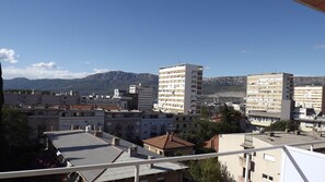 Property grounds - Captivating Apartment 15 Sleeps 4 Guests (Split)