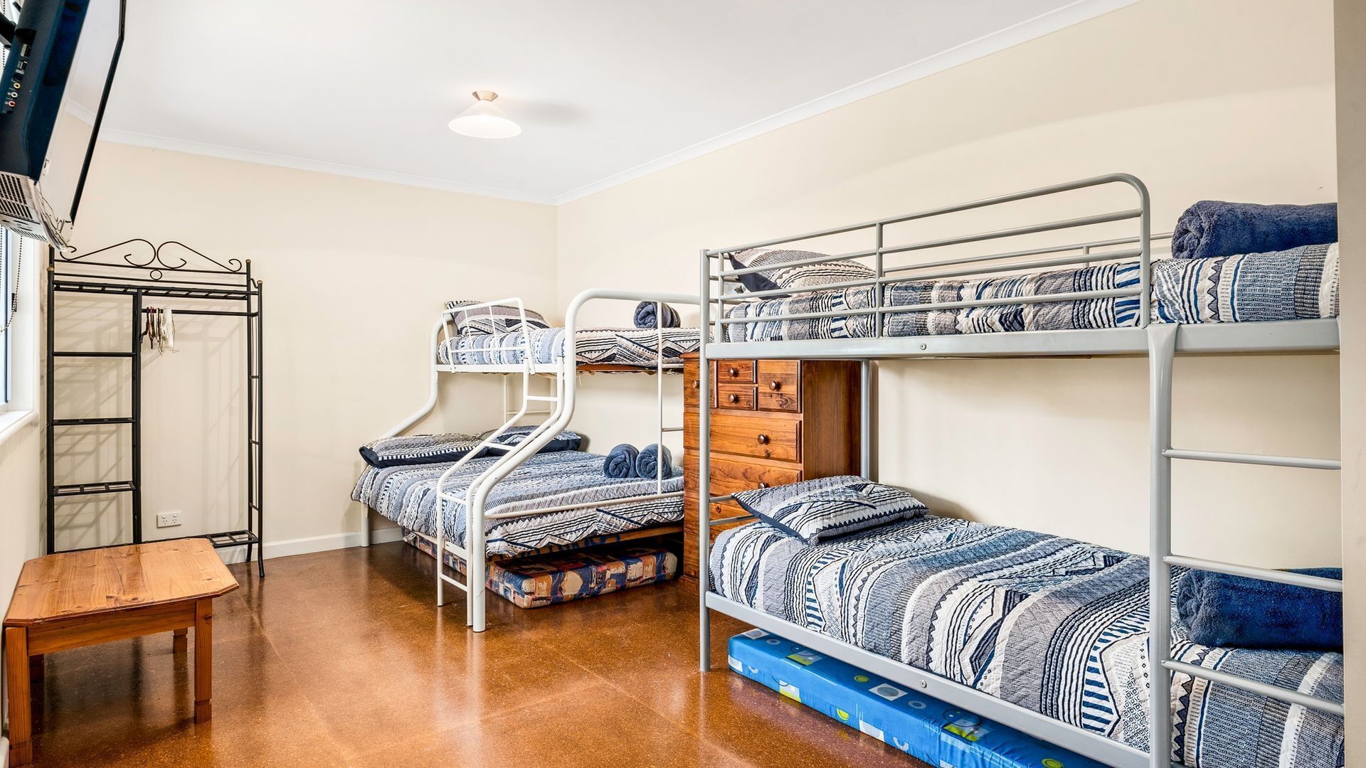 4 bedrooms, iron/ironing board, travel crib, internet