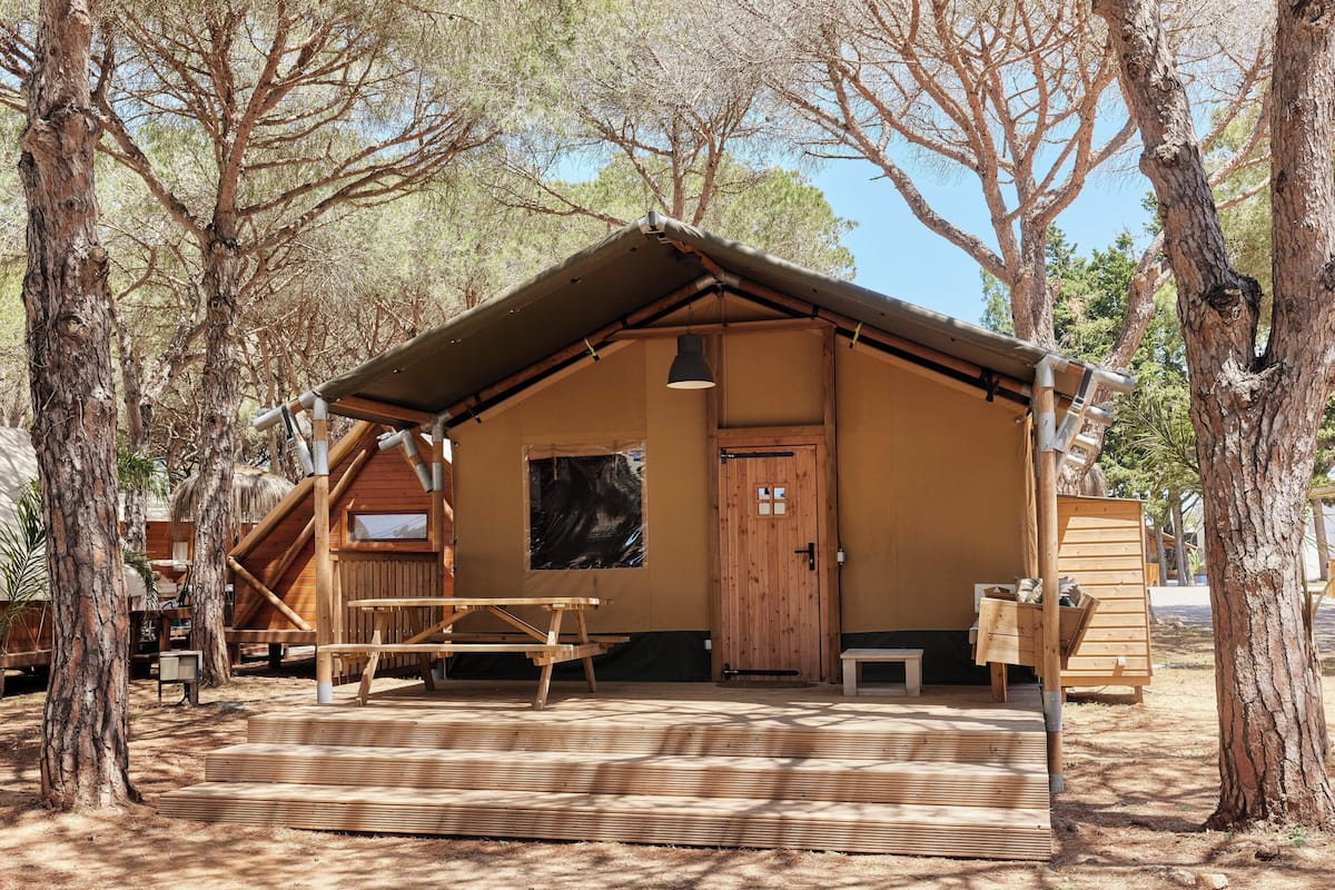 Grand Tent | 1 bedroom, free WiFi, bed sheets