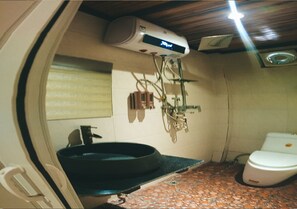 Standard-Zweibettzimmer | Badezimmer