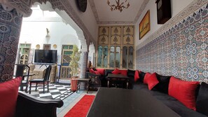 Lobby sitting area - Riad La Porte d'Or & Spa (Marrakech)
