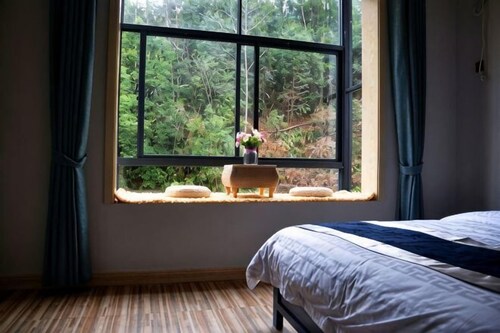 Huashu Theme Inn
