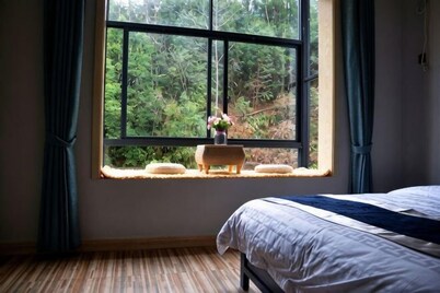 Huashu Theme Inn