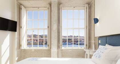 Oporto Home River Front