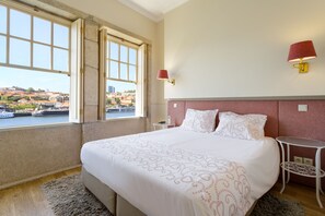 Deluxe Apartment | 1 bedroom, free WiFi, bed sheets - Oporto Home River Front (Porto)