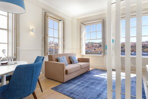 Deluxe Apartment | Living area | Flat-screen TV - Oporto Home River Front (Porto)