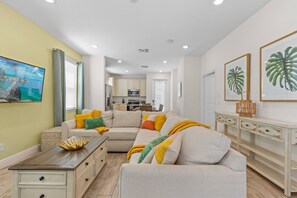 ハウス ベッド (複数台) バルコニー ガーデンビュー | リビング エリア | 40 インチのテレビ (デジタル放送視聴可)