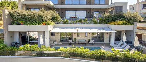 Villa, Accessible, Smoking