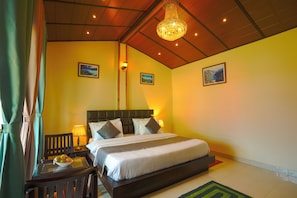 Egyptian cotton sheets, premium bedding, individually decorated - Sol Glow Resort (Nainital)