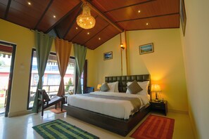 Egyptian cotton sheets, premium bedding, individually decorated - Sol Glow Resort (Nainital)