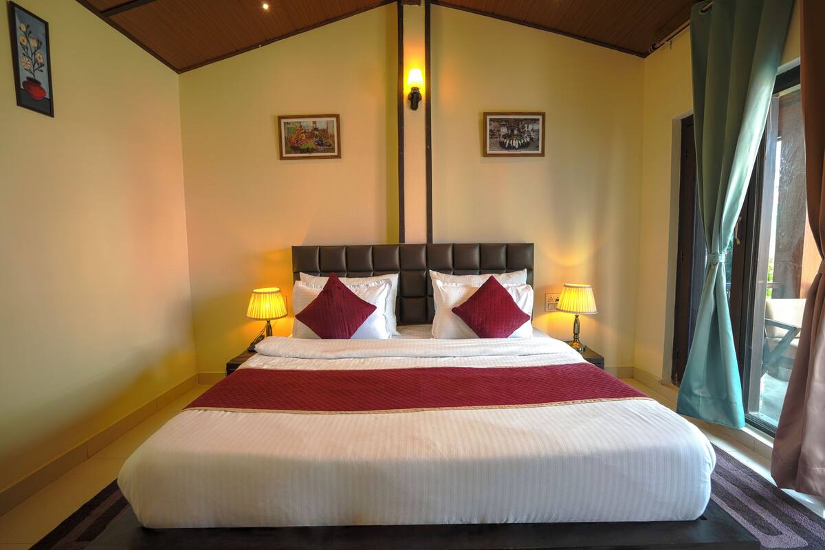Premium Room | Egyptian cotton sheets, premium bedding, WiFi (free)