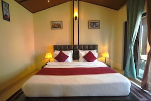 Premium Room | Egyptian cotton sheets, premium bedding, individually decorated - Sol Glow Resort (Nainital)