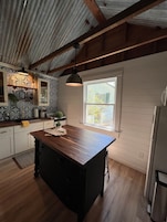 House, 4 Bedrooms | Private kitchen | Fridge, coffee/tea maker, toaster