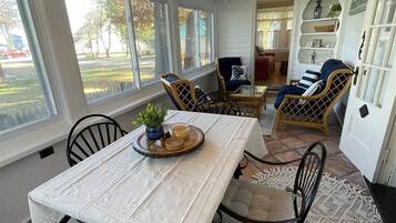 House, 4 Bedrooms | Dining