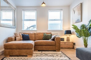 TV - The Old Shop, Leiston (Leiston)