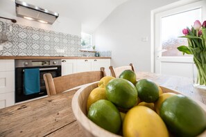 Microwave, oven, stovetop, dishwasher - The Old Shop, Leiston (Leiston)