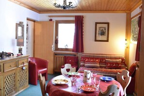 Dining - 150m from shops, 4th floor, balcony, ski locker, 41m², Méribel (Méribel - Les Allues)