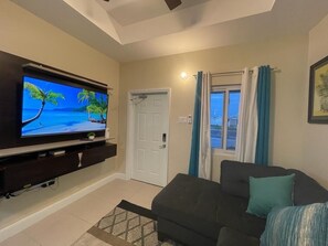 Smart-TV, Tischtennisplatte