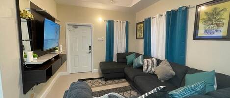 TV connectée, table de tennis de table