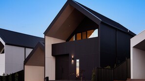 Exterior - Lux on Max- stunning design, amazing views (Daylesford)