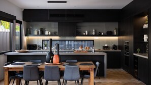 Dining - Lux on Max- stunning design, amazing views (Daylesford)