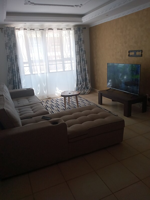 Family Apartment | Living area - Greatwall Gardens (Athi River)