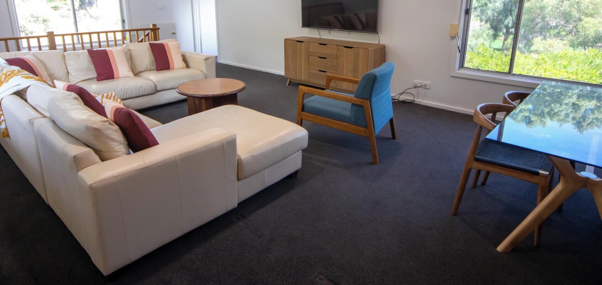 تلفزيون، مكتب