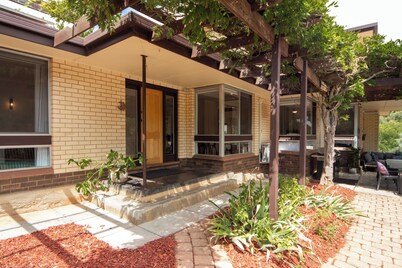Sandy Pool Shack: Saltwater Pool,  Pets Welcome, Park & Beach