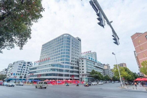 Free self-parking - Wufu Hotel (Liuyang Jili Hospital Branch) (Liuyang)