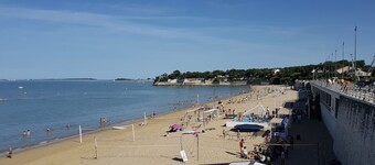 T2 Duplex *** cosy and bright 26 m2, with a small sea view at 400 m, for 2