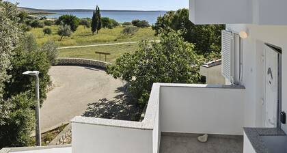 One-bedroom Apartment Close to the Beach