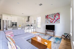 Televisión de pantalla plana de 42 pulgadas con canales digitales