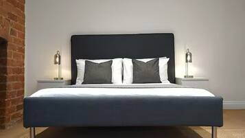 1 bedroom, desk, iron/ironing board, WiFi