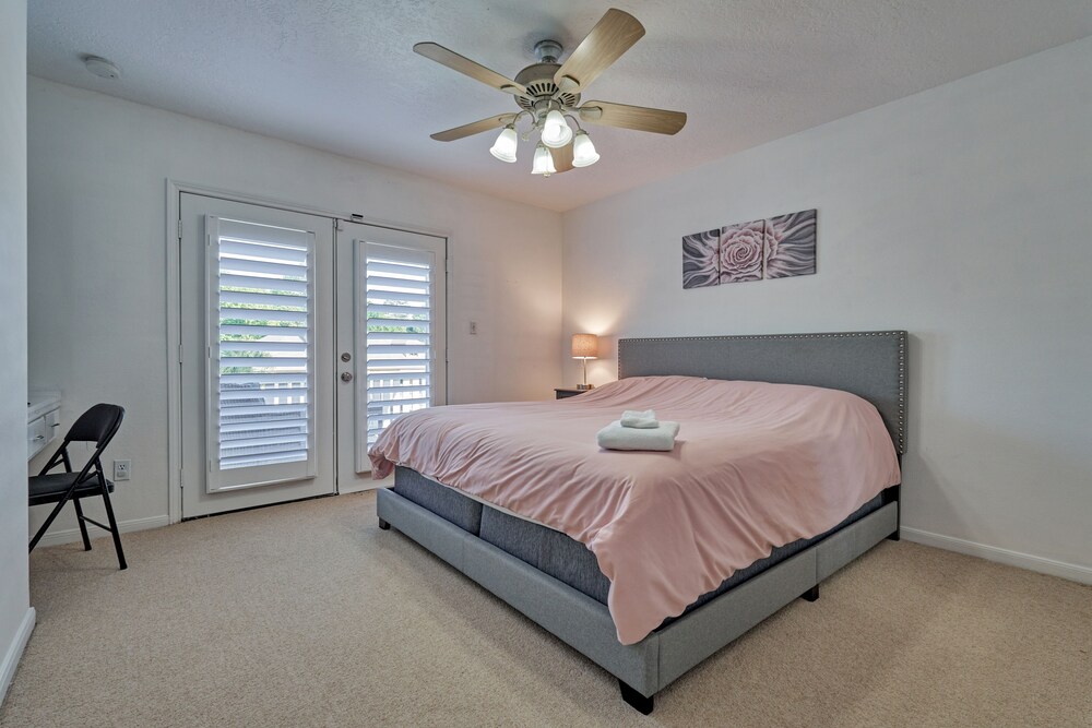 Spacious [14 Beds] 4BR Conroe Lakefront Getaway Walden on Lake Conroe