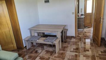 Apartment (One Bedroom Apartment with Terrace) | Dining room