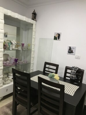 تناول الطعام