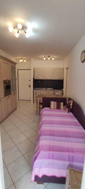 Appartamento | Area soggiorno | TV a schermo piatto 32 pollici con canali digitali, TV